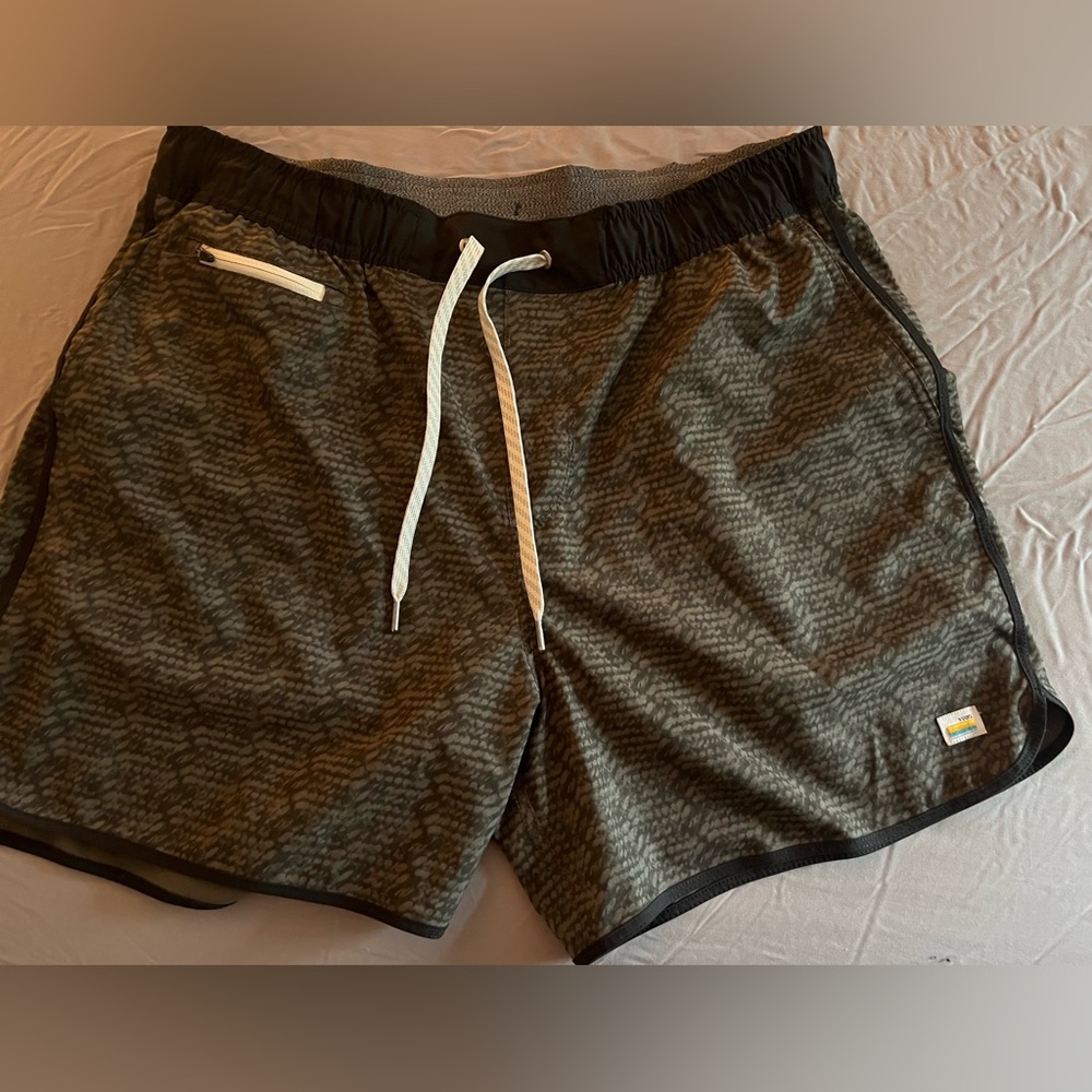 Men's Vuori running shorts